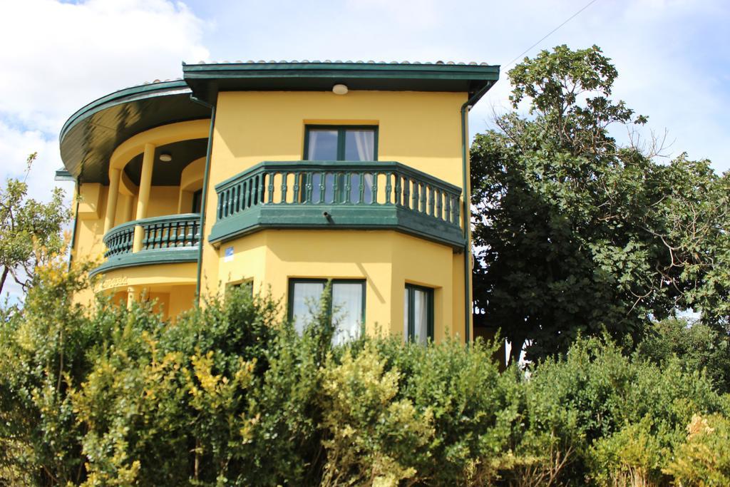 Hotel Valle Del Oja Касаларрейна Экстерьер фото