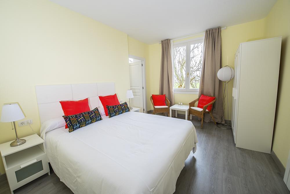 Hotel Valle Del Oja Касаларрейна Экстерьер фото